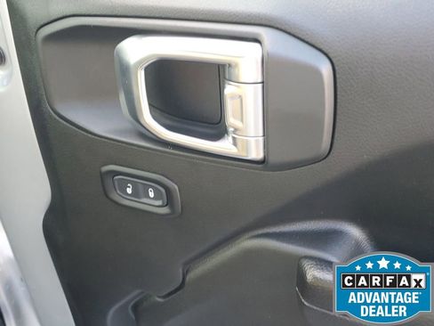 Used 2023 Jeep Gladiator Sport image 49