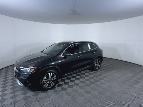 Used 2025 Mercedes-Benz GLA 250 4MATIC image 4
