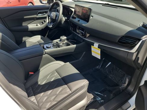 New 2026 Nissan Rogue Platinum AWD/4WD image 12