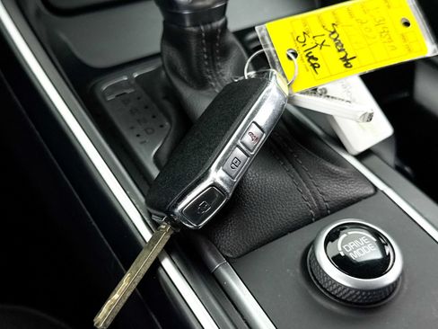 Used 2021 Kia Sorento LX FWD image 33