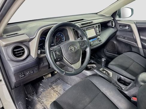 Used 2018 Toyota RAV4 XLE AWD/4WD image 20
