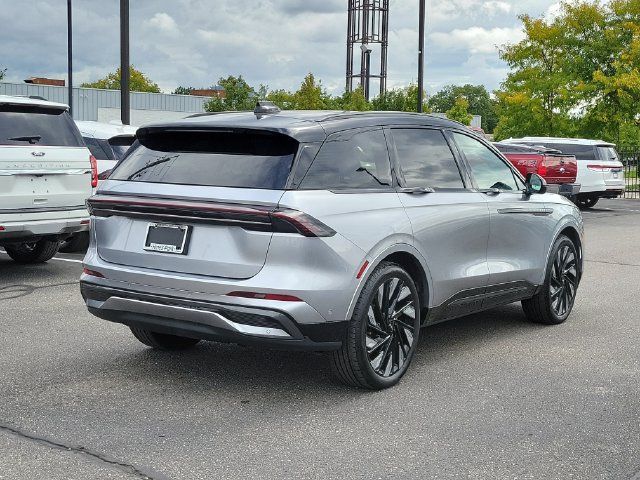 Used 2024 Lincoln Nautilus Reserve w/ Equipment Group 202A AWD/4WD image 4