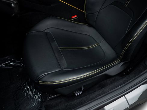 Used 2022 Ferrari Roma RWD image 34