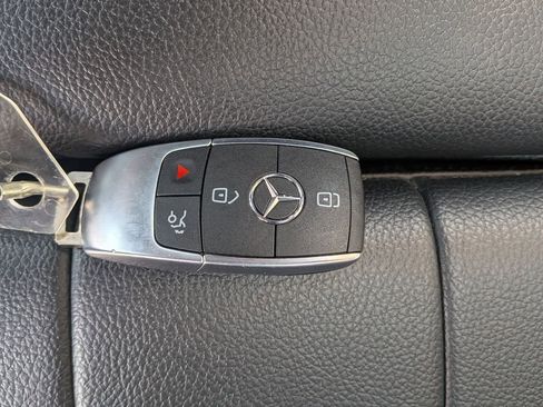 Used 2020 Mercedes-Benz GLB 250 4MATIC image 36