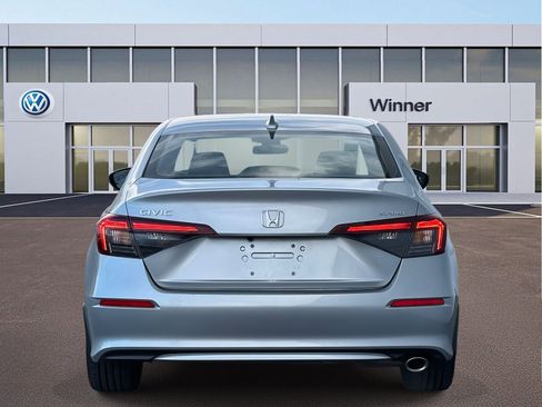 Used 2025 Honda Civic Sport image 4