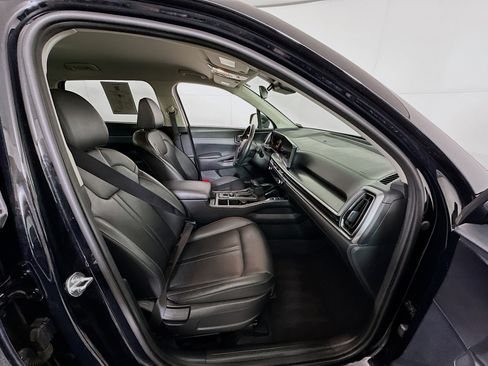 Used 2024 Kia Sorento S image 33