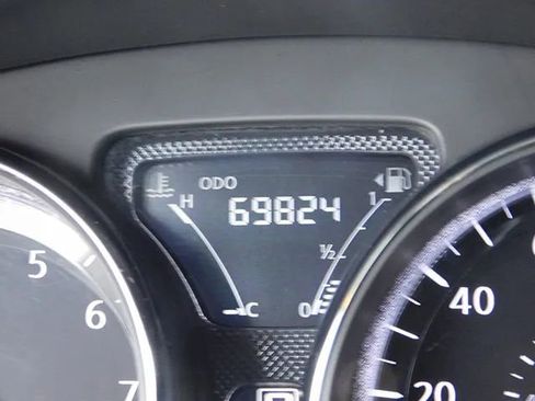 Used 2019 Nissan Versa SV w/ SV Special Edition Package image 21