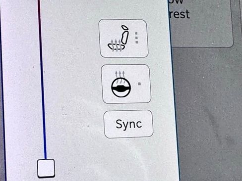 Used 2023 Jeep Grand Cherokee L Limited w/ Black Appearance Package image 19