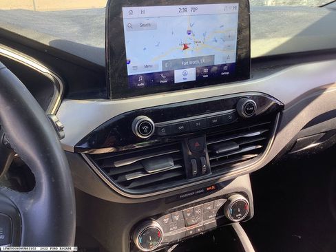 Used 2022 Ford Escape SE w/ SE Sport Appearance Package image 8