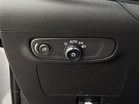 Used 2025 Buick Encore GX Sport Touring w/ Comfort Package image 21