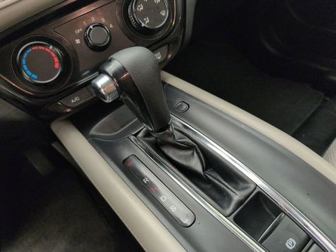 Used 2016 Honda HR-V LX image 29