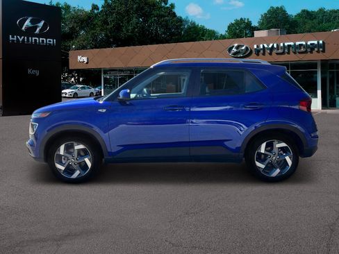 New 2025 Hyundai Venue Limited image 3