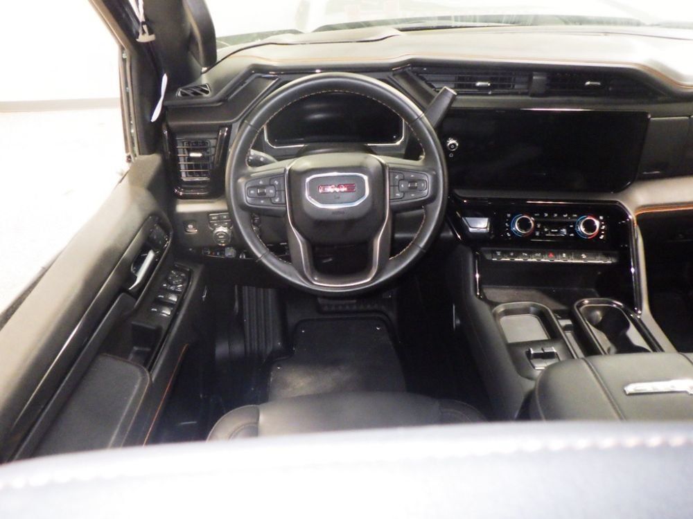 Used 2026 GMC Sierra 2500 AT4 w/ AT4 Premium Plus Package AWD/4WD image 9