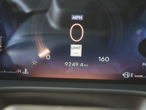 Used 2025 Lincoln Aviator AWD image 14