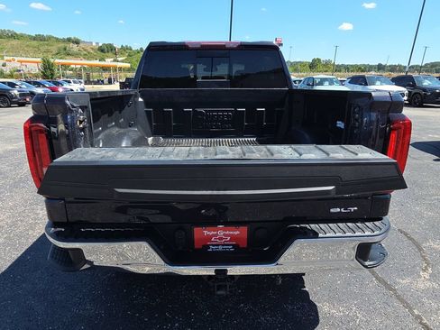 Used 2022 GMC Sierra 1500 SLT w/ SLT Convenience Package AWD/4WD image 9