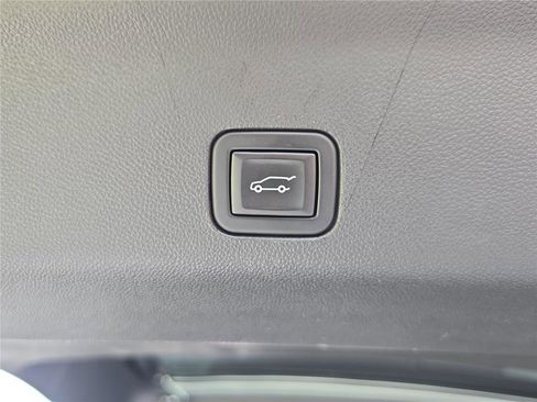 Used 2023 Chevrolet Tahoe High Country RWD image 10