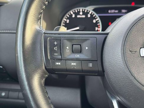 Used 2024 Nissan Pathfinder SV AWD/4WD image 24