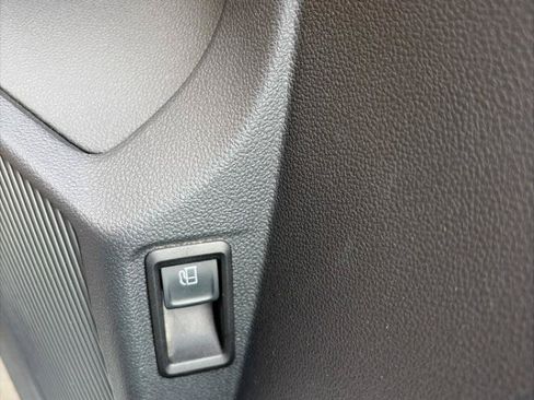 Used 2024 Volkswagen Taos S FWD image 10