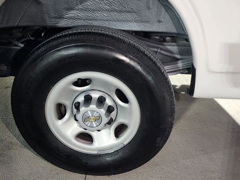 Used 2024 Chevrolet Express 2500 w/ Driver Convenience Package RWD image 30