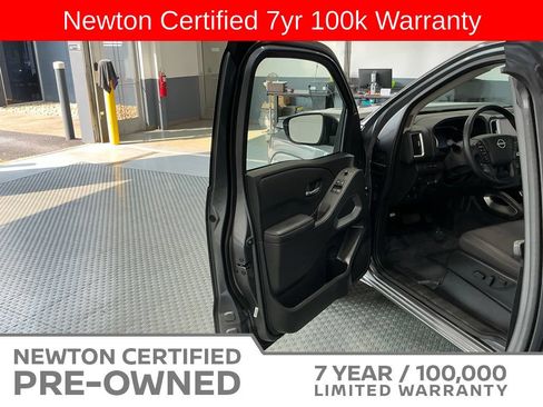 Used 2025 Nissan Frontier SV RWD image 36