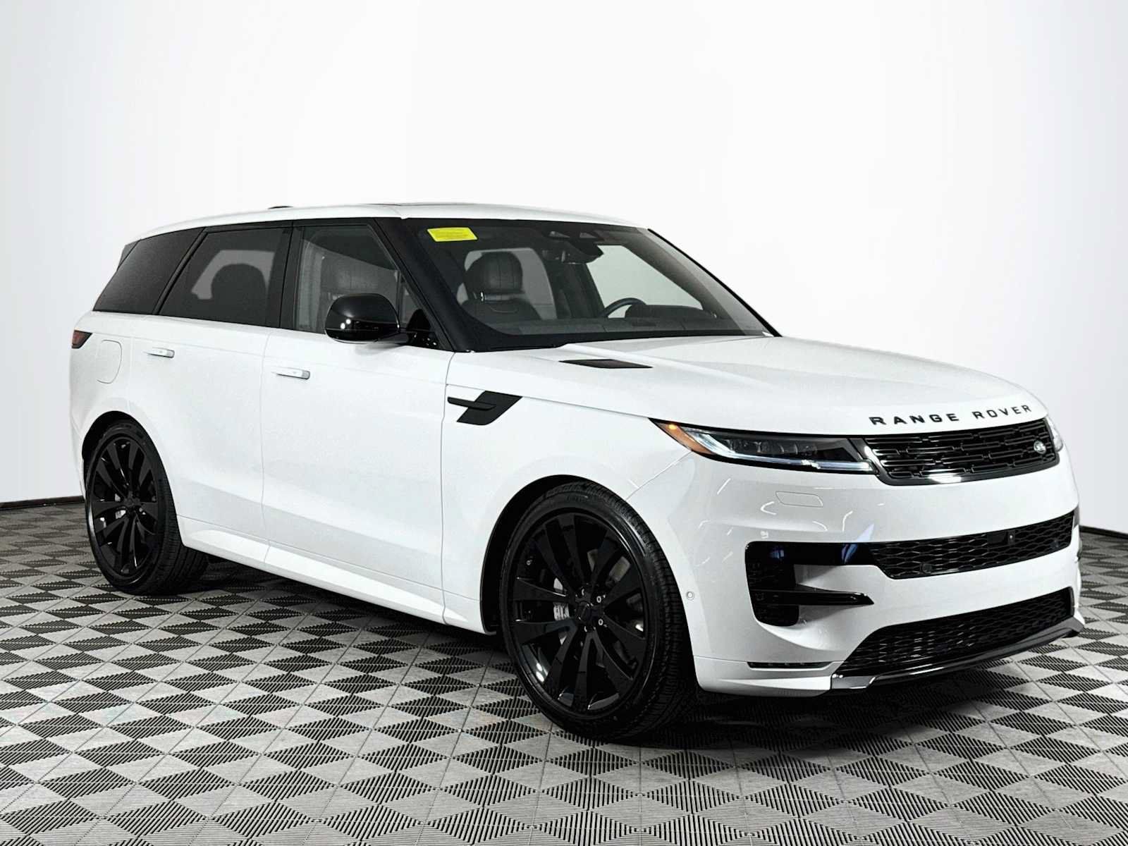 New 2026 Land Rover Range Rover Sport Dynamic SE AWD/4WD image 3