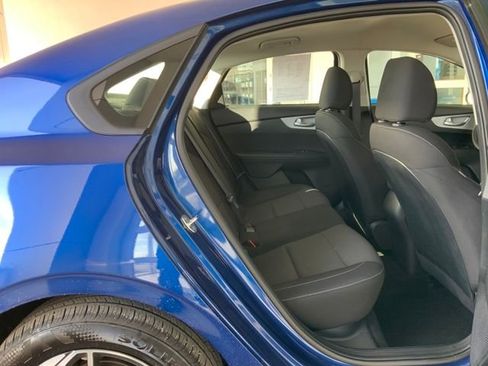 Used 2024 Kia Forte LXS w/ LXS Technology Package image 18