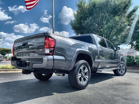 Used 2019 Toyota Tacoma TRD Sport AWD/4WD image 8