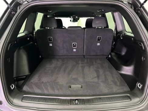 Used 2024 Jeep Grand Cherokee Laredo image 11