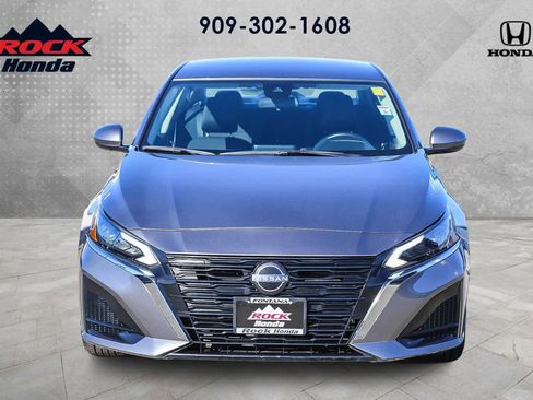 Used 2023 Nissan Altima 2.5 S image 2