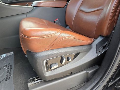 Used 2019 Cadillac Escalade Premium Luxury image 17