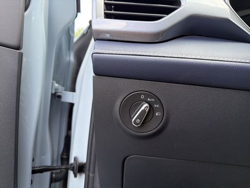 New 2026 Volkswagen Taos SEL AWD/4WD image 15