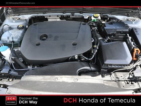 Used 2023 Volvo XC40 B5 Plus AWD/4WD image 23