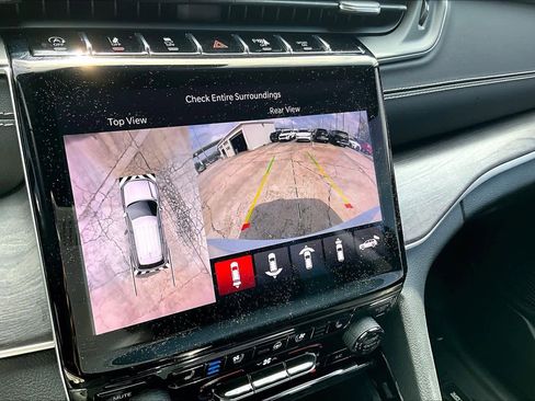 Used 2022 Jeep Grand Cherokee Limited w/ Luxury Tech Group II image 26