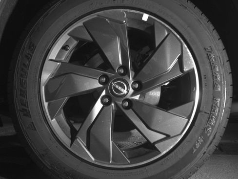 Used 2025 Nissan Rogue SV image 14