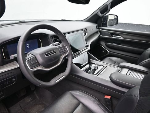 Used 2024 Jeep Wagoneer Series III image 20