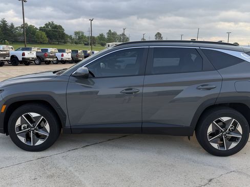 Used 2025 Hyundai Tucson SEL FWD image 4