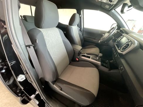 Used 2023 Toyota Tacoma TRD Off-Road image 24