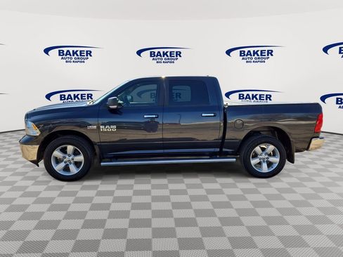 Used 2017 RAM 1500 Classic SLT w/ SLT Plus D￩cor Group image 7