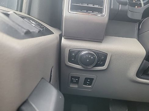 Used 2017 Ford F150 XLT w/ Equipment Group 302A Luxury image 40