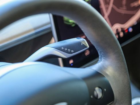 Used 2022 Tesla Model Y Performance image 20