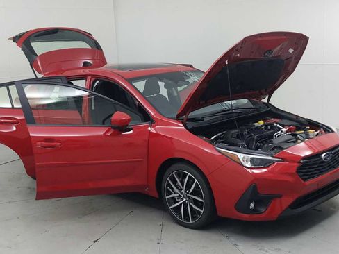 Used 2025 Subaru Impreza 2.0i Sport image 9