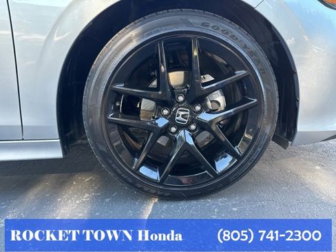 Used 2025 Honda Civic Sport image 25