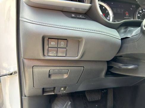 Used 2023 Toyota Highlander XLE AWD/4WD image 20