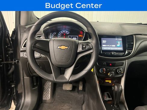 Used 2017 Chevrolet Trax LS image 17