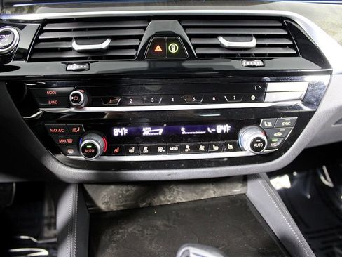 Used 2023 BMW 530e w/ M Sport Package image 25