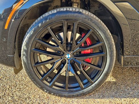 Used 2022 BMW X6 xDrive40i w/ M Sport Package image 11