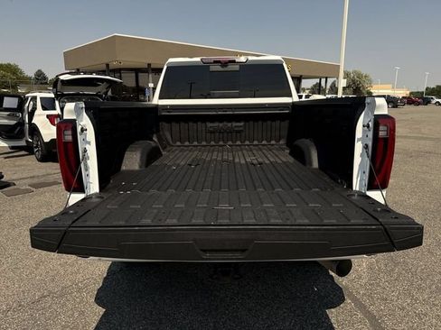 Used 2026 GMC Sierra 3500 Denali w/ Denali Reserve Package AWD/4WD image 24