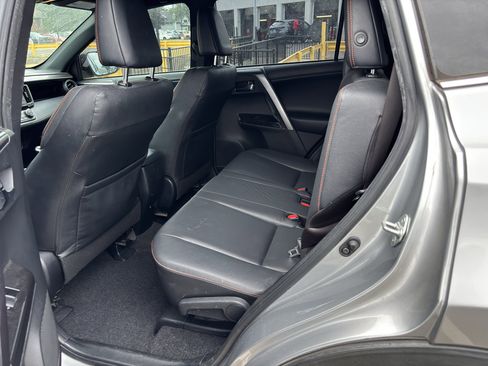 Used 2018 Toyota RAV4 SE w/ Power Extra Value Package AWD/4WD image 7
