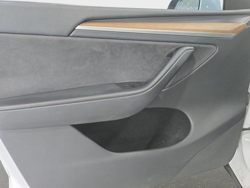 Used 2023 Tesla Model Y Long Range AWD/4WD image 22