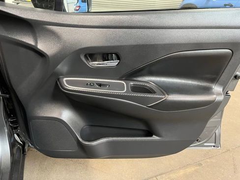 Used 2024 Nissan Versa SR FWD image 11